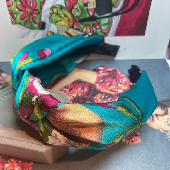 Beautiful Turquoise Headband Silk - Picture 2 of 4